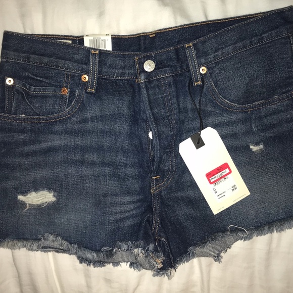 Levi’s 501 Shorts - Picture 2 of 4